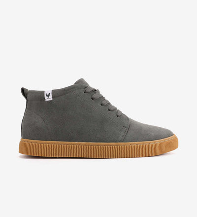 Green Hiro Chukka Boots by Pitas with suede uppers, flat laces, and natural rubber sole, ideal for everyday wear.