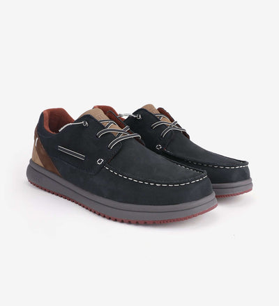 Black leather Java moc-toe shoes by Pitas, featuring water-repellent cowhide and elastic laces, inspired by classic boat shoe design.