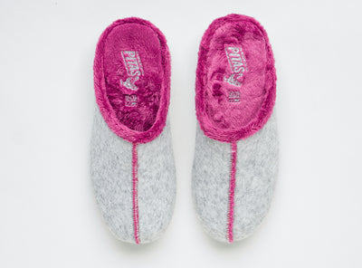 Women's grey and raspberry felt and faux fur mule slippers